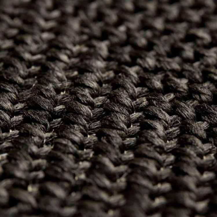 NATURAL-LOOK WEAVE BLACK RUG