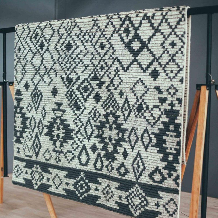 Picture of MASAI HAND-KNOTTED WOOL