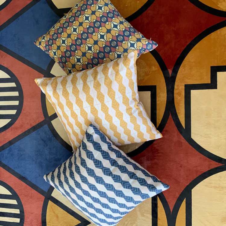 Picture of BONOLO NDEBELE FIRE CUSHION