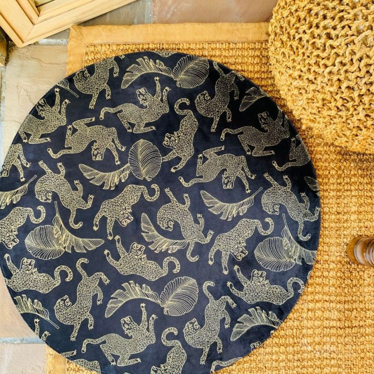 Picture of LEOPARDS AND LEAVES GOLD ON BLACK ROUND (PRINTED RUG)
