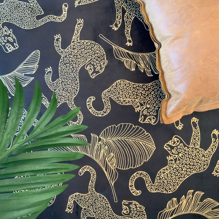 Picture of LEOPARDS AND LEAVES GOLD ON BLACK (PRINTED RUG)