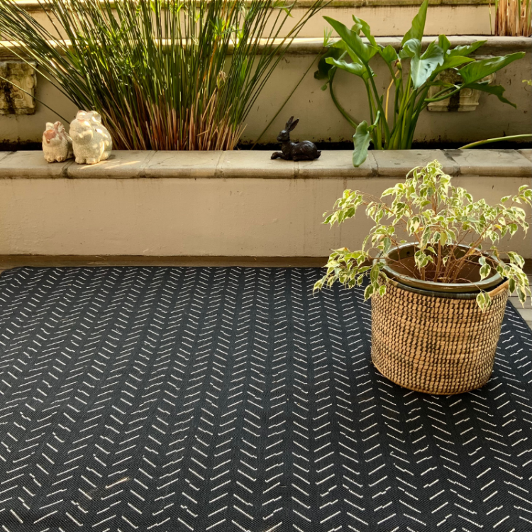 Picture of PEAKS MONO OUTDOOR RUG