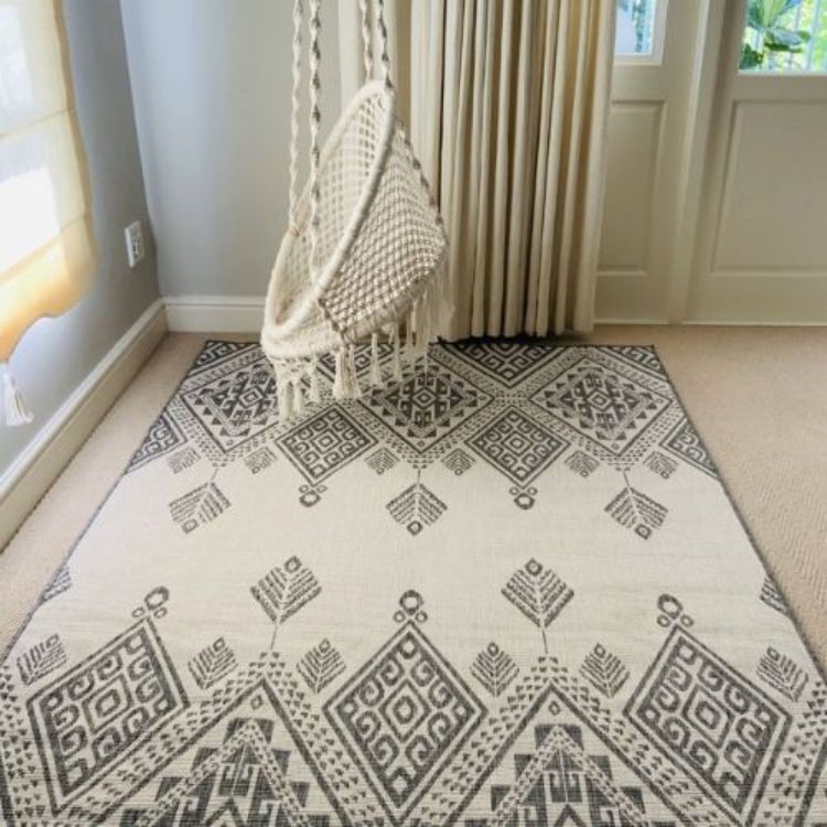 Picture of 1.60 x 2.30 DREAM CATCHER SILVER RUG 