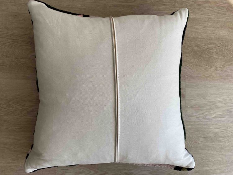 Picture of RED RUST CUSHION (HAND-TUFTED) 