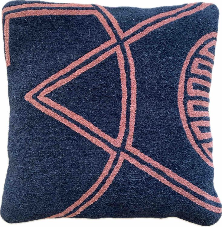 Picture of BLACK RUST CUSHION (HAND-TUFTED)