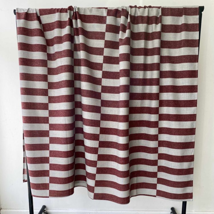 Picture of BROKEN STRIPE FRENCH RED (TABLECLOTH)