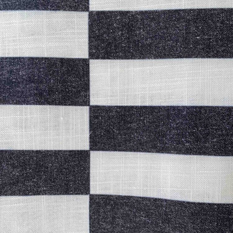 Picture of BROKEN STRIPE BLACK (TABLECLOTH)